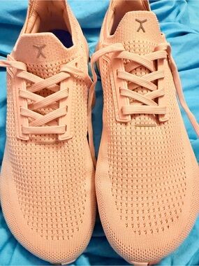 Flux Women's Sneakers